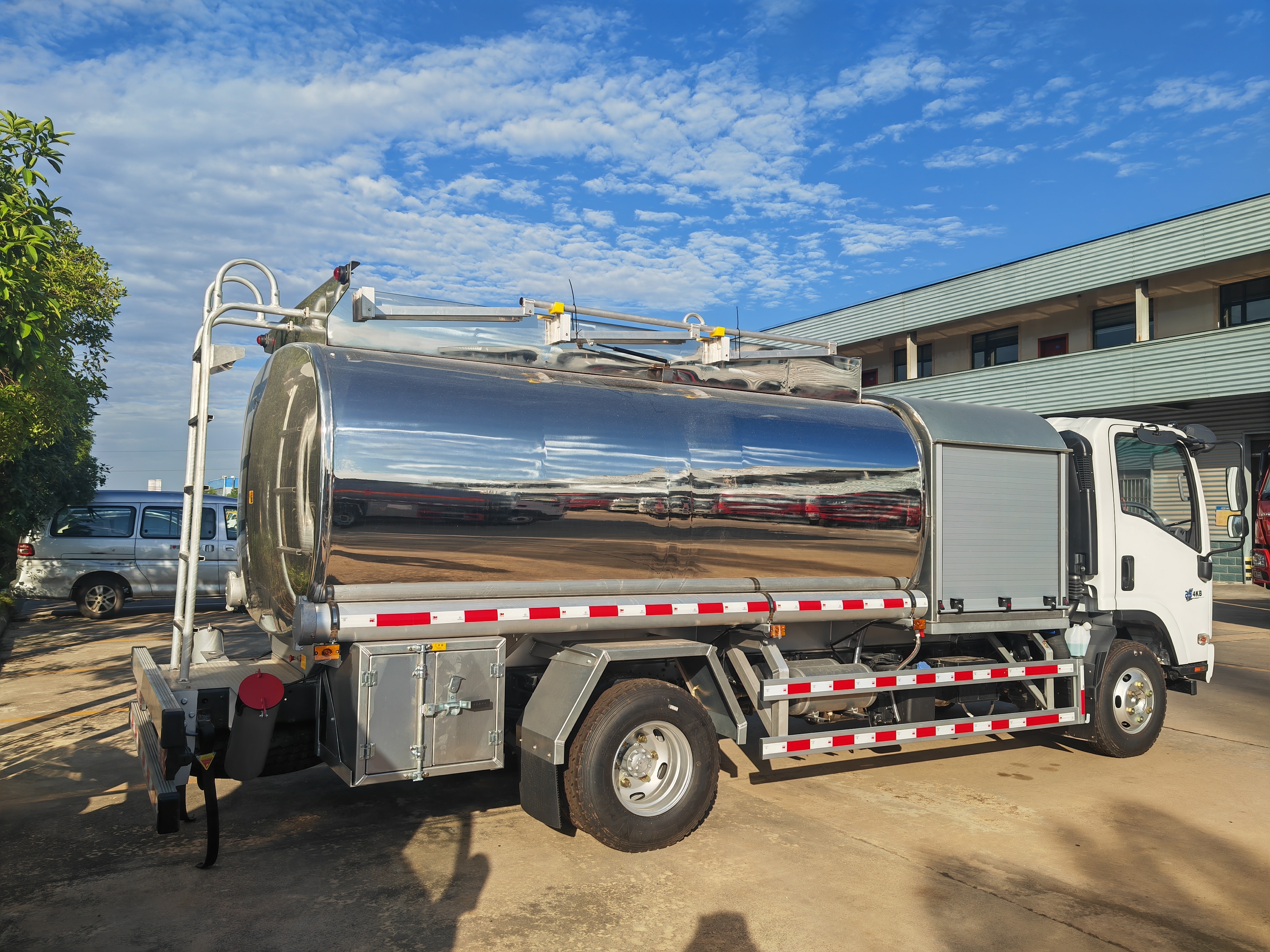 ISUZU Stainless Steel Aircraft Refueling Truck (Jet A-1 Aviation Tanker)