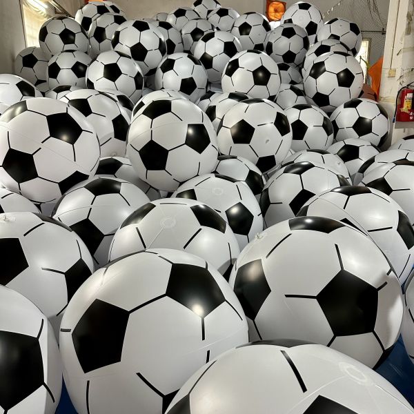 Giant Inflatable Soccer Ball, 50cm & 75cm Ready Stock, Customizable PVC Large Beach Ball for Kids Outdoor Games & Pool Parties Big Blow Up Soccer Ball for Summer Beach, Pool & Backyard Play