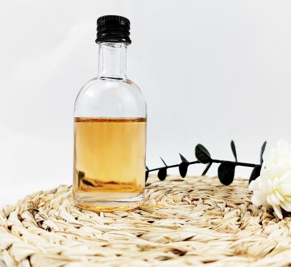 Belo mini-descanter de vodka e uísque de 50 ml com manuseio de superfície de gelo