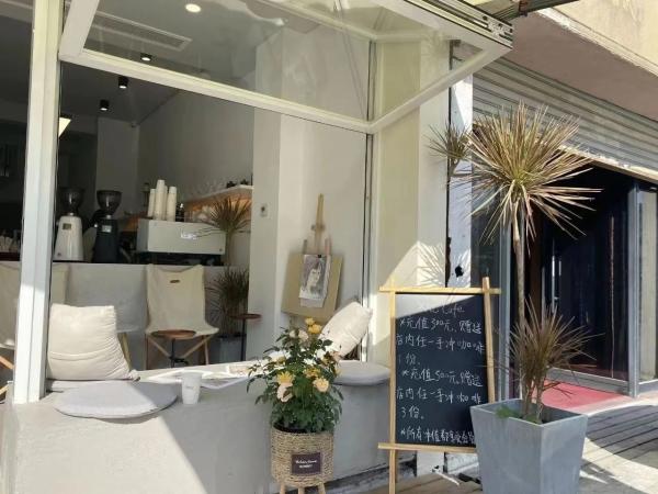 View Vineyard Folding Window Showcasing Grape Harvest Activities from Living Rooms