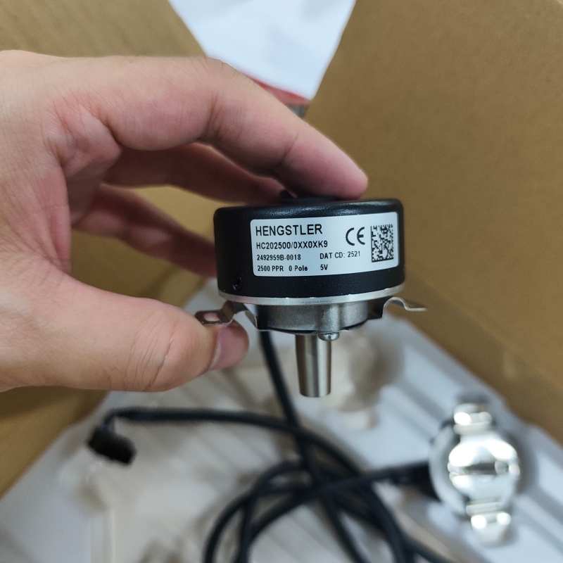 HC202500-0XX0XK9 HENGSTLER HC20 Solid Shaft Incremental Encoder 2500 PPR Original