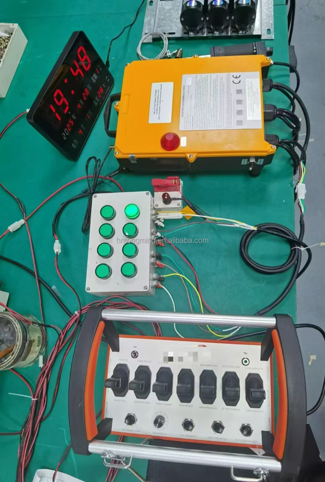 Customized 7-Way Assembly Wireless Remote Control for Construction Machinery for Cranes