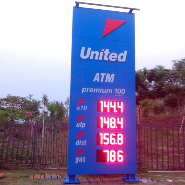 Illuminated Logo Pylon Advertising Signs 8000mm Outdoor Wayfinding Signage