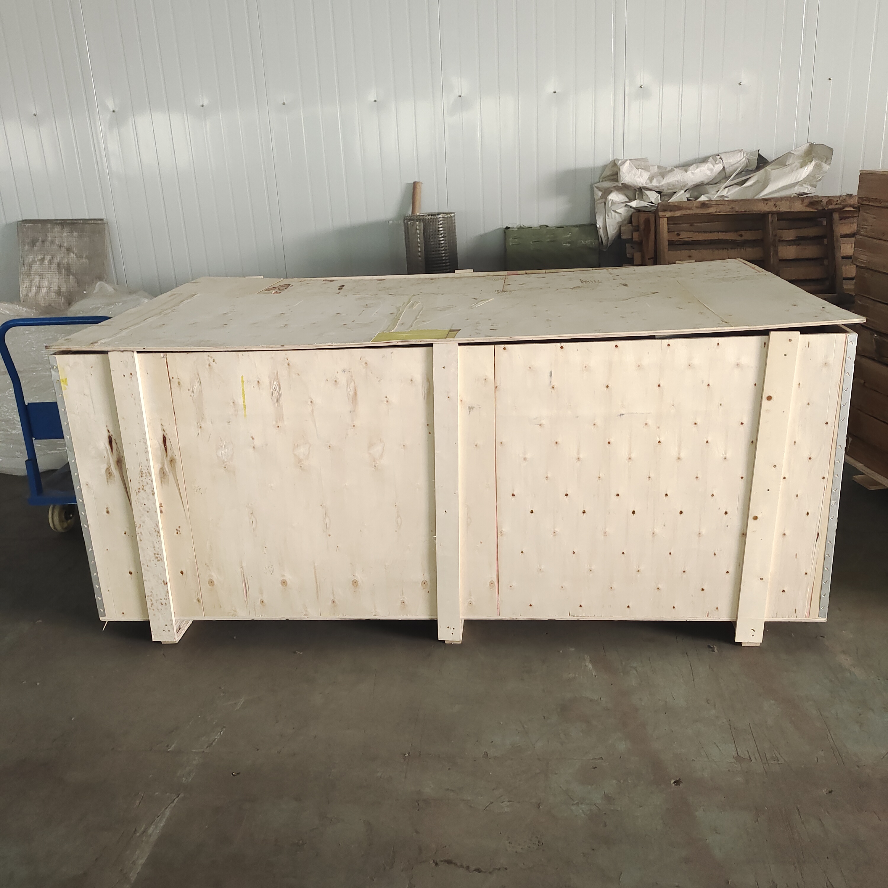 Flexible Wire Mesh Conveyor Belt Offering Excellent Tensile Strength and Resistance to Abrasion for Heavy Load Transport