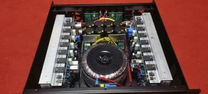 優れた音響性能のための二重冷却扇風機を持つ強力な2 x 650Wカラオケ電源増幅器