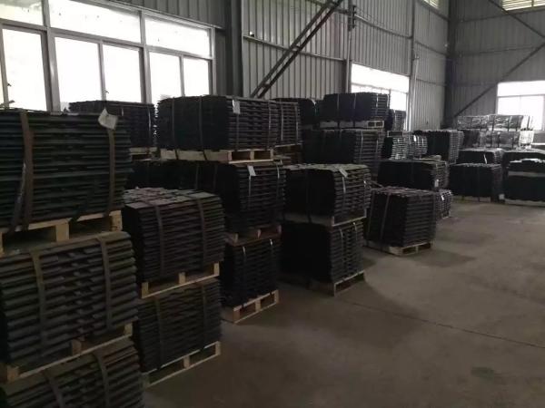 600 mm 800 mm Excavateur Triple Grouser Plaque de roulement pour chaussures de piste PC210-8 PC220 PC228