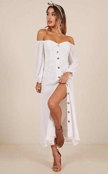Luva longa Sorrento da roupa das mulheres que sonha o vestido no olhar de linho branco