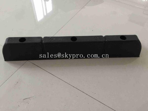 Blocos de borracha moldados listrados amarelos da parada do carro da garagem dos parques de estacionamento de Wheelstop dos produtos