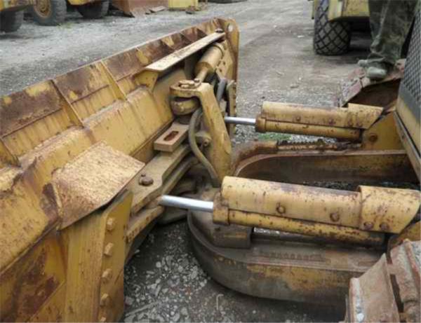 good condition cheap price japan secondhand caterpillar dh5 dozer for sale/high quality bulldozer d5h caterpillar