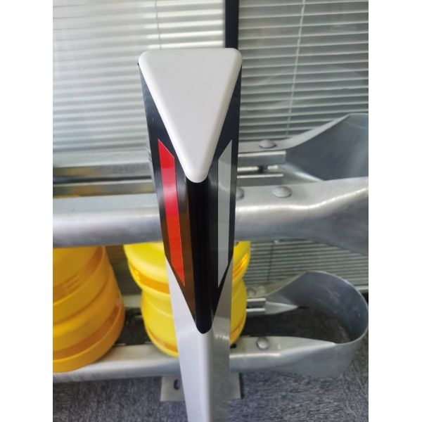 Flexible PVC Delineator Post with 3M Reflective Film Designed to Withstand Impact and Provide High Visibility for Roadside Traffic Safety