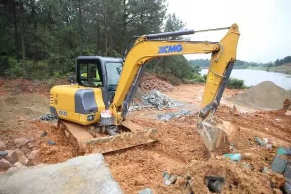 6 тонн XCMG XE60D Малый экскаватор