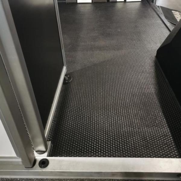 Thickness 10mm Horse Trailer Mats 100% Natural Rubber Black