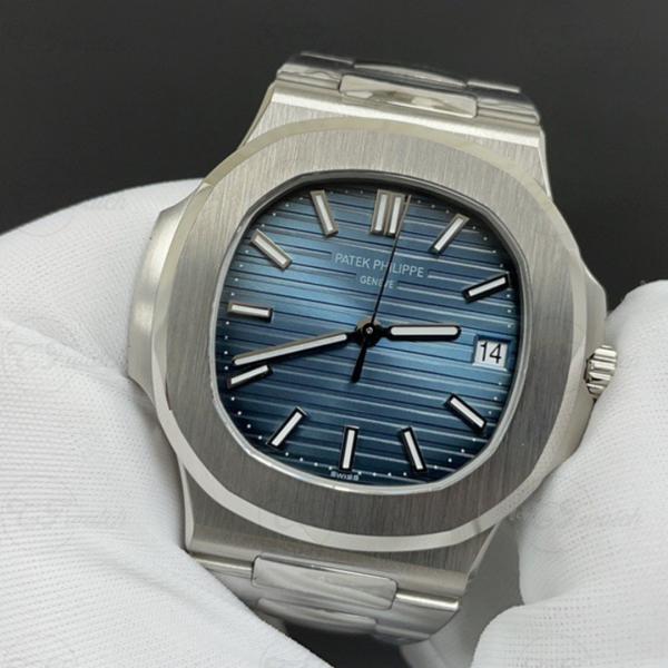 Patek Philippe 5711 Aquanaut Acier Inoxydable Lunette Diamantée Cadran Bleu Bracelet Caoutchouc Montre de Luxe Automatique