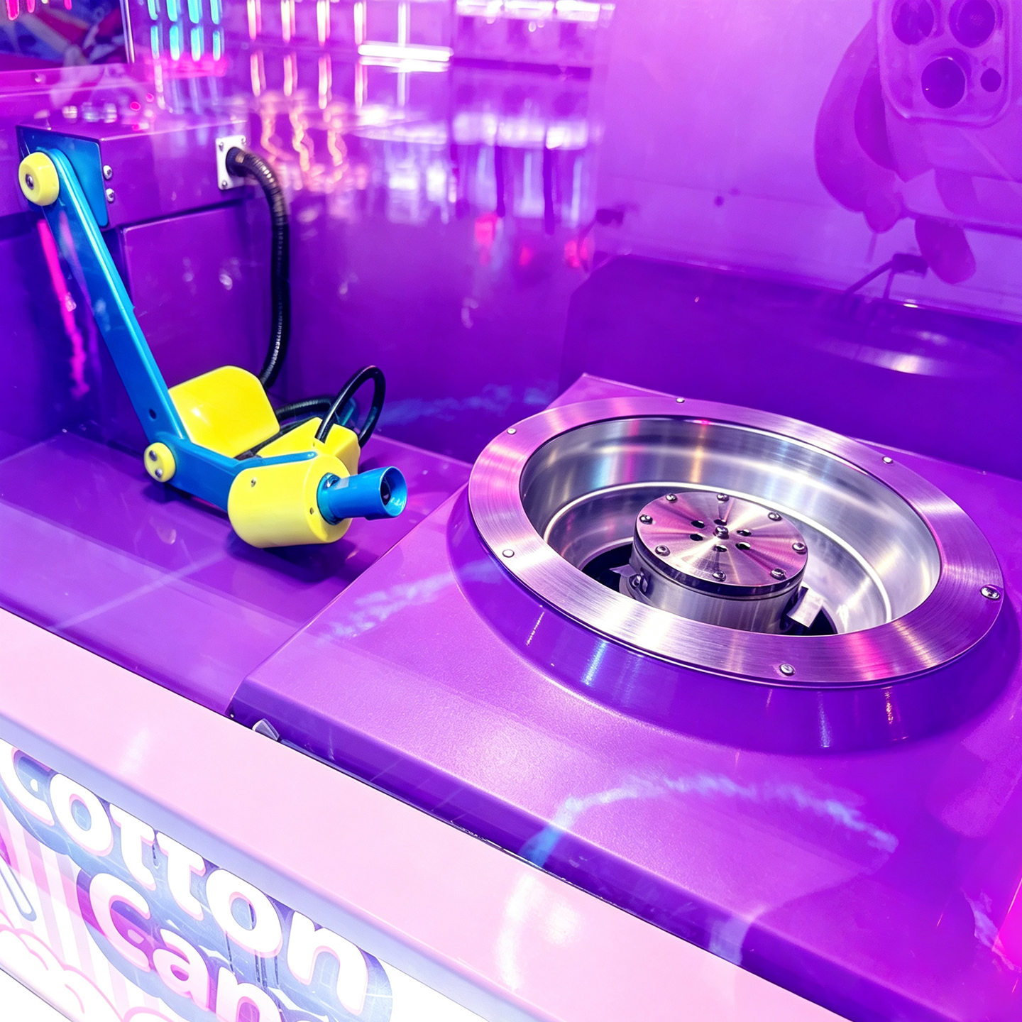 Robot Cotton Candy Automatic Vending Machine Metal Plate Absorption Cooling System QR Code/Token Acceptance Coin/Bill/Credit