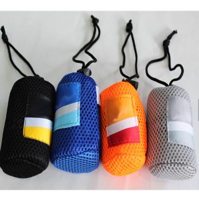 O Gym suado Rápido-seco da aptidão do curso ostenta a toalha de Microfiber com Mesh Bag