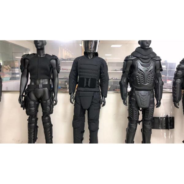 Американская пара черных и коричневых подложки для коленного сустава