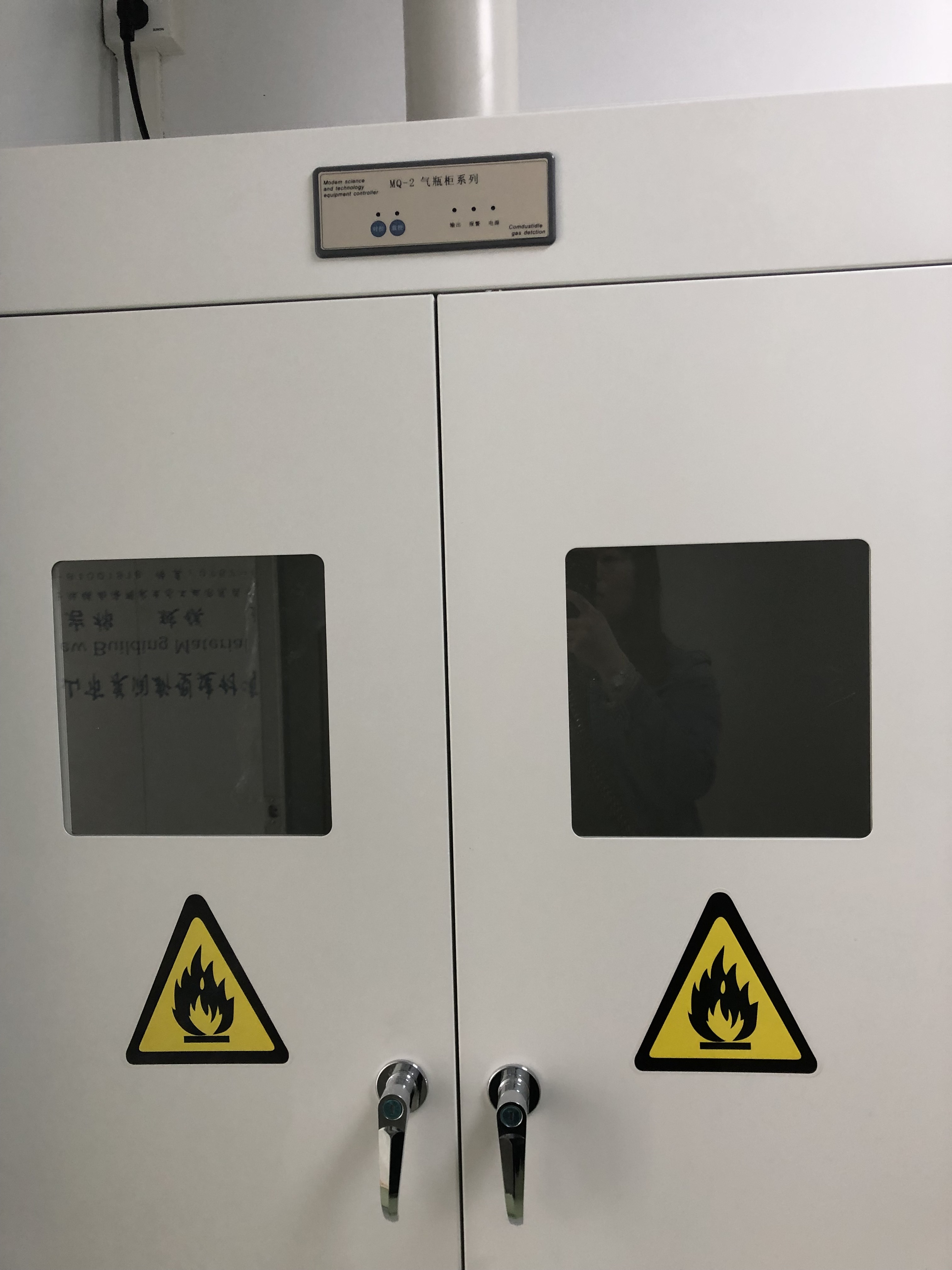 Heavy Duty Gas Cylinder Cabinet All Steel Gas Bottle Storage Cabinet Corrosion Proof
