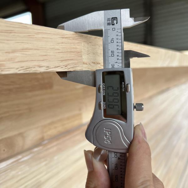 Panneau en bois en caoutchouc réutilisé par Multiscene, travail du bois de joint de doigt anti-moisissure