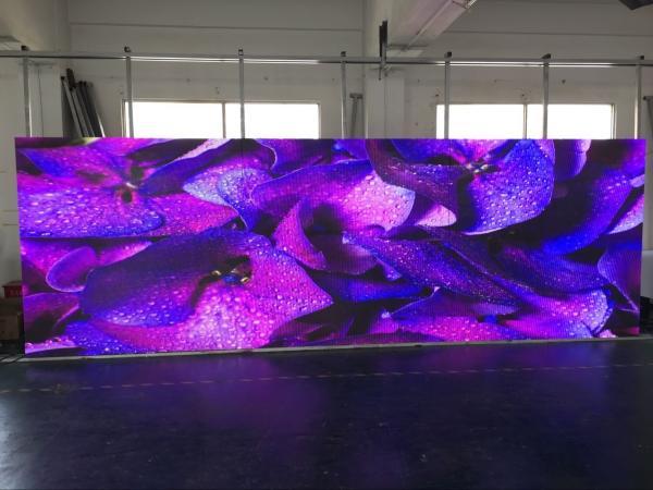 O diodo emissor de luz da fase seleciona o armário de anúncio interno RGB 3 da exposição HD P4 1920hz em 1 512x512mm armário, brilho 1500cd
