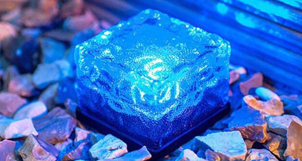 CE RoHS Approved IP68 Waterproof Solar Powered Glass Ice Brick Lights For Underground Paver Pool Garden