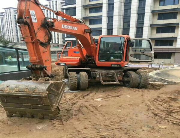 used korea daewoo wheel excavator dh150wd-7 2012 Korea doosan/daewoo DH130-5/DH150W-7/DH140W-7 use