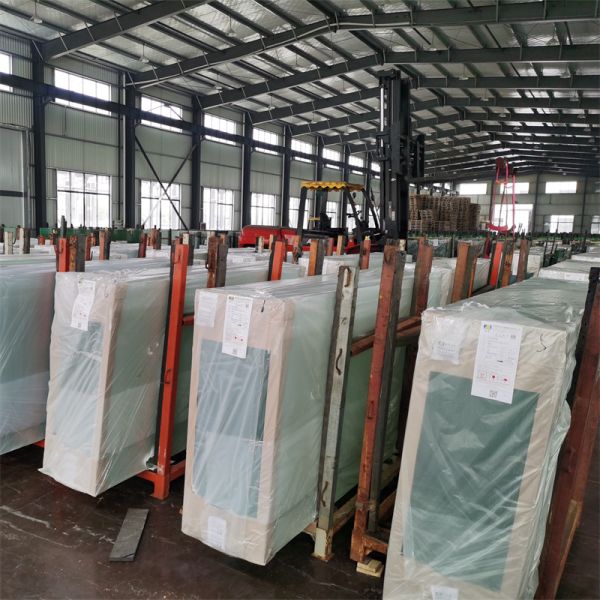 Hight Light Transmittance Solar PV Glass uV protection Ultra Clear Low Iron Glass 3.2mm 2mm