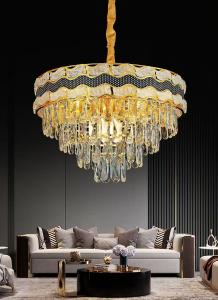 Ventilateur de plafond rétractable à l'aide d'un lustre en cristal avec lumière