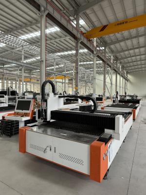 Machine de découpe de métaux laser à fibre avancée avec une accélération et une puissance élevées