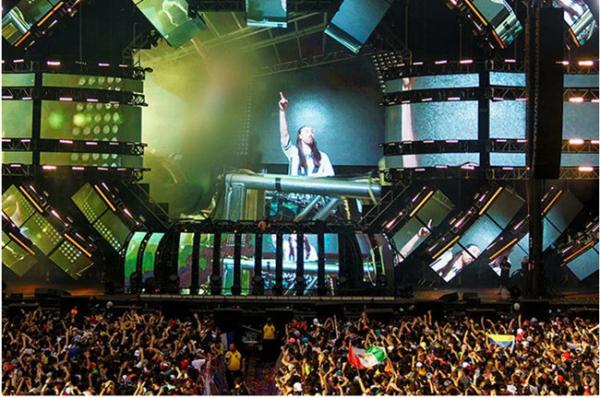 Outdoor Video Screen Rental SMD P3.91 LED Display 500*1000mm Cabinet