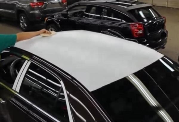 Glossy White Automotive Protective Film With Customized Logo And 0.07mm Thickness For Car Paint Protection