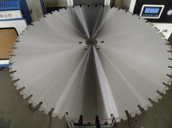 la coupe de 800mm Diamond Wall Saw Blades For a renforcé concret