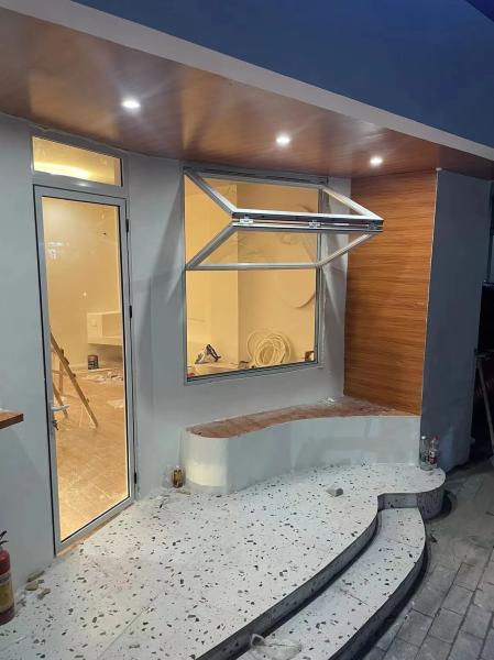 Durable Core Folding Window Construction Utilizing Composite Materials for Low Lifetime Maintenance