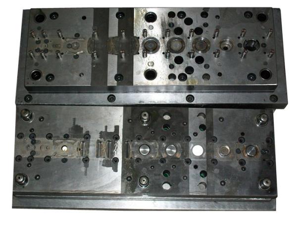 High Precision Draw Metal Stamping Dies Pressing Mold Heat Treatment 0.5mm Thickness
