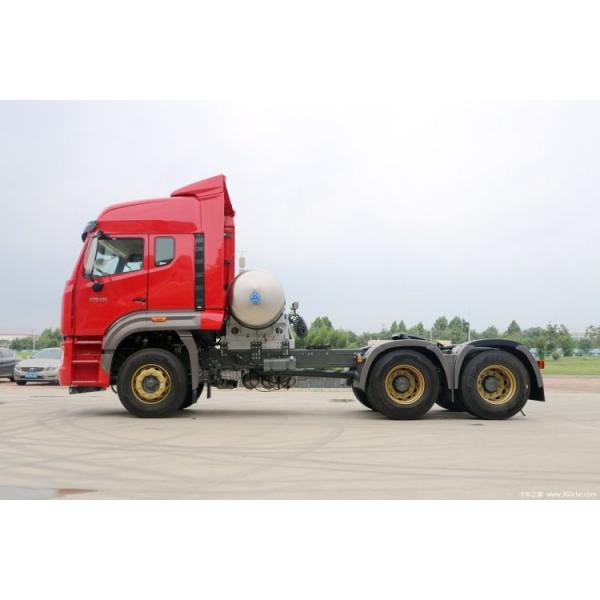EURO 5 Manual Transmission SinotruK Haohan N7G 4*2 6*4 CHG LNG Special Truck Traction