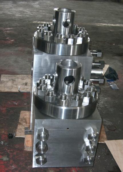 National 10P130  mud pump fluid end module, Hy-chrome liner, valves, pistons, Zirconia liner, Urethane bonded piston