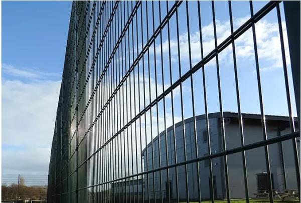 Galvanized Finish Tubular Steel Fence Corrosion-Proof
