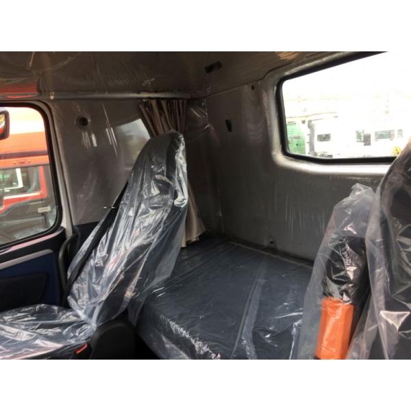 Suspensión aérea rápida de 10 ruedas camión pesado de 12 plazas camión tractor sin cámara trasera y dirección a la izquierda de Sinotruck