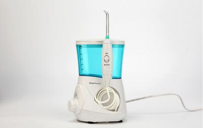 High-volume Reservoir for Daily Use with 7 Nozzles Dental Care Oral Irrigatorwith 700ML Volume