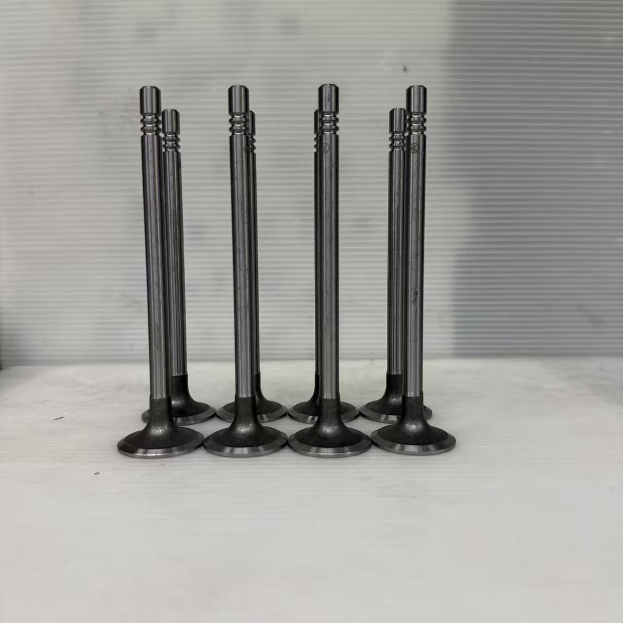 Precision Manufactured XS7Q-6507-A3C Intake Valve for Ford Transit V348, Complete Box of 8 Pieces for Stable Engine Performance.