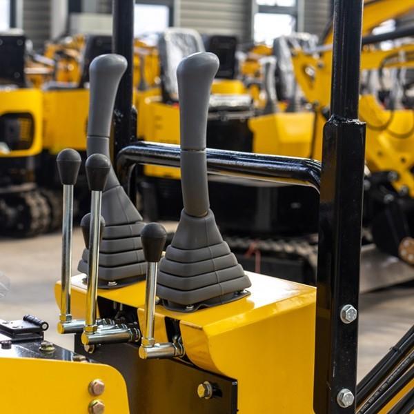 EPA Electric Mini Excavator Small Digging Machine ODM  1711mm Rotation Radius