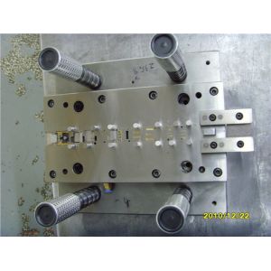 Металлический лист расчетного бланка прессформы прогрессивный умирает, прогрессивные обслуживания тоолинг металлического листа инструмента