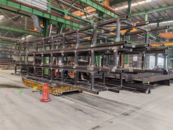 Systèmes de poutres de toiture en acier à longue portée pour entrepôts industriels / terminaux aéroportuaires