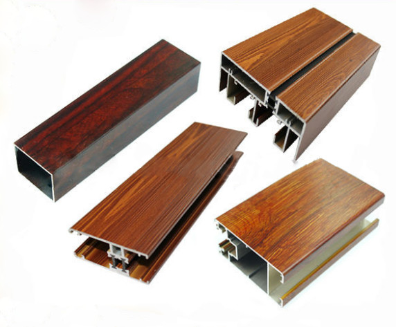 Finition peu polluante en bois de profil de châssis de fenêtre en aluminium pour