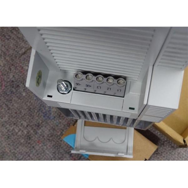 Lenze E94AMHE0024A33NNNNM0044HX0051 MULTI DRIVE HIGHLINE INPUT 2.6/2.3AMP