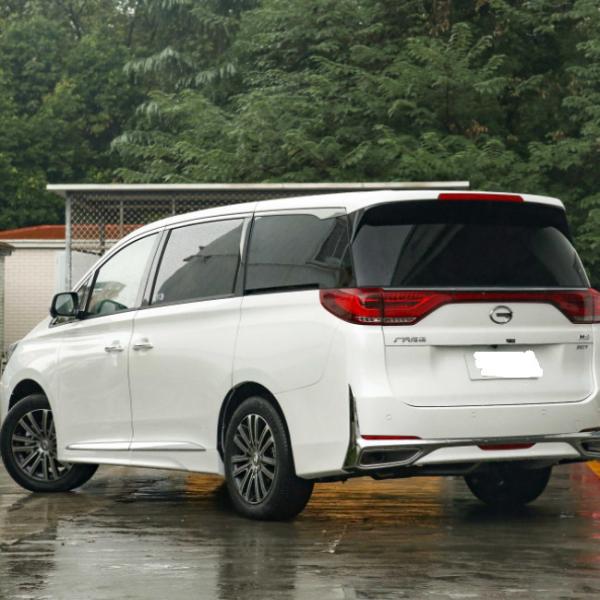 Автомобиль водя бензина версии серии 390T Zhizun Trumpchi M8 2021 	FWD плоский раскрывает + раздвижная дверь