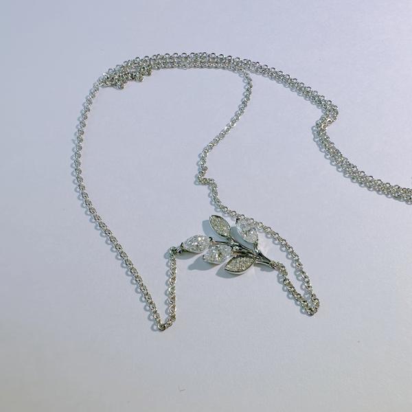 Handmade Luxury 18K Gold Leaf Pendant Necklace New Design Fashion Jewelry Women Customized Diamond Necklaces Anniversary Wedding