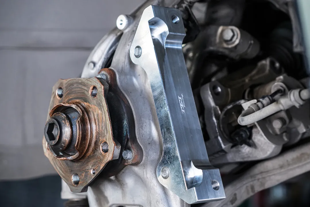 Kit de travagem frontal grande 6 Calibre de pistão com rotor 378x32mm BBK sistema de travagem automático para Audi A4b9 19 polegadas carro borda