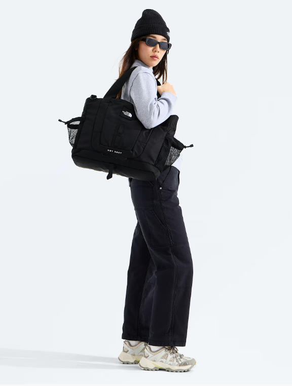 Fashionable large-capacity tote bag - a must-have for travel