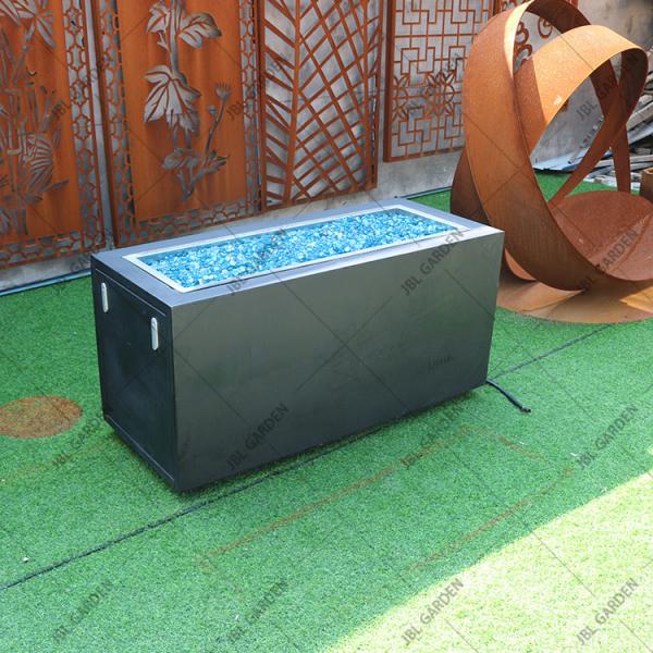 O CE exterior dos poços do fogo de gás do jardim do propano certificou
