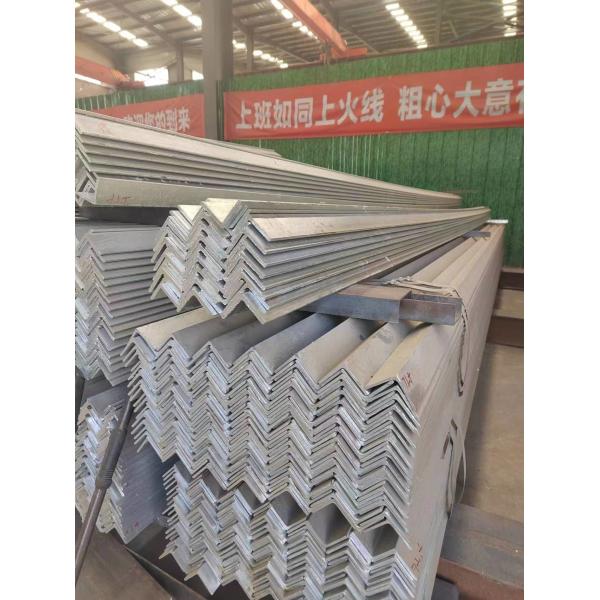 Building Industrial Carbon Equal Iron Equal Angle Steel with Competitive 40x40x4mm